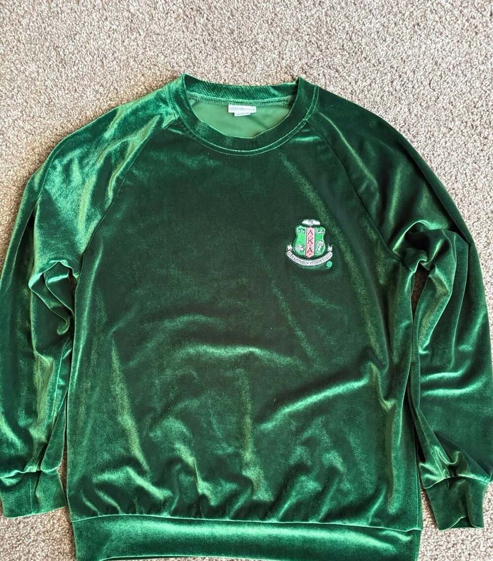 Ivy Storehouse AKA Velvet Sweatshirt Size Medium Green